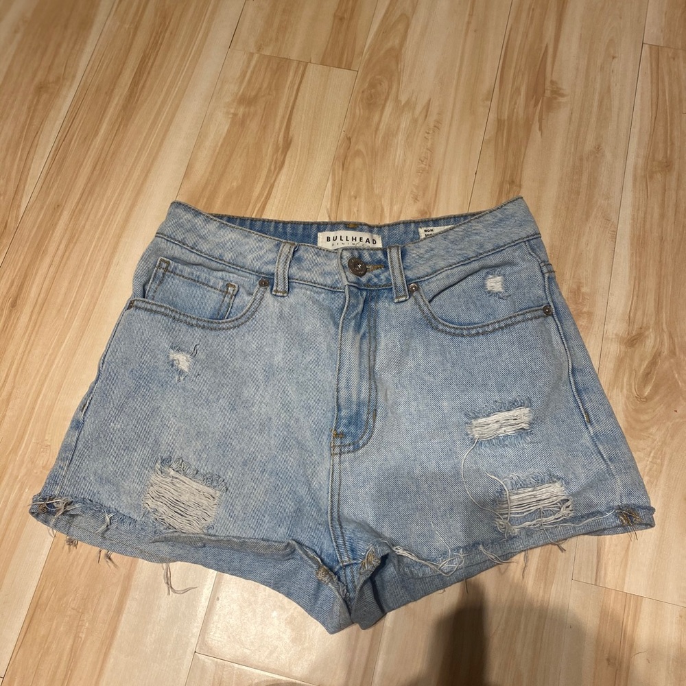 Bullhead mom shorts